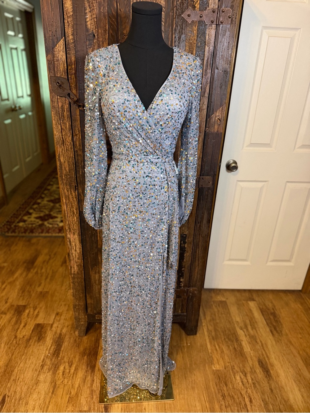 Mac Duggal 5213 Sequin Gown Dress Size 4 Silver Multicolor NWT $498 Flaw